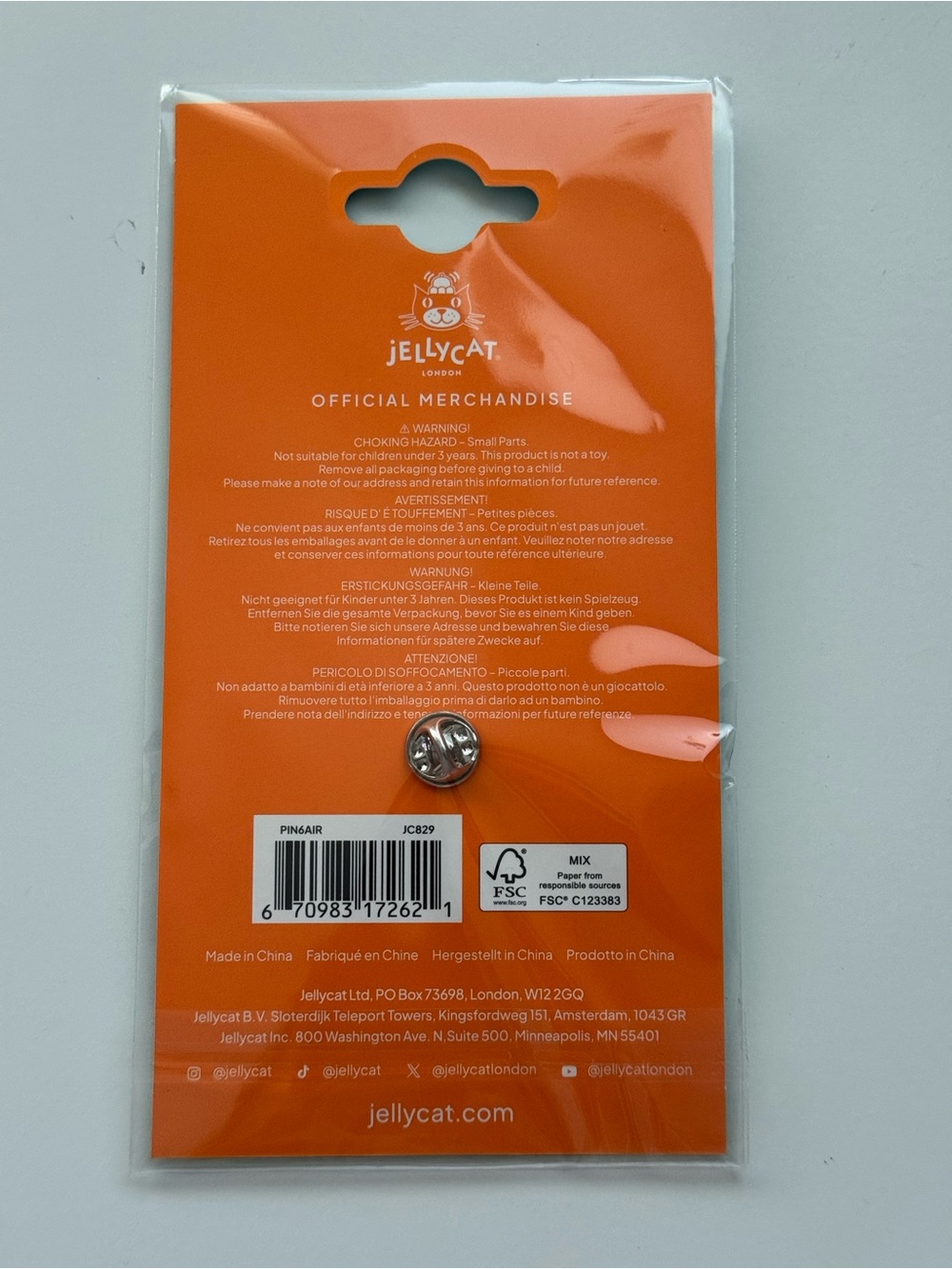Jellycat Airlines Enamel Pin Harrods Exclusive Winged Globe Wings NWT Sealed - Picture 2 of 2